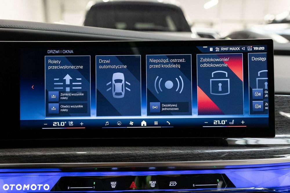 BMW Seria 7 M760e PHEV xDrive Individual Edition sport - 40
