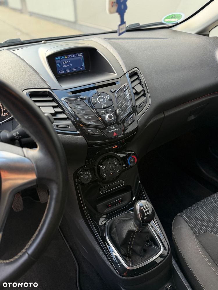 Ford Fiesta 1.0 EcoBoost S&S TITANIUM - 10
