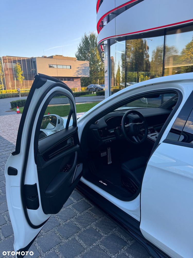 Porsche Panamera Turbo E-Hybrid PHEV - 11