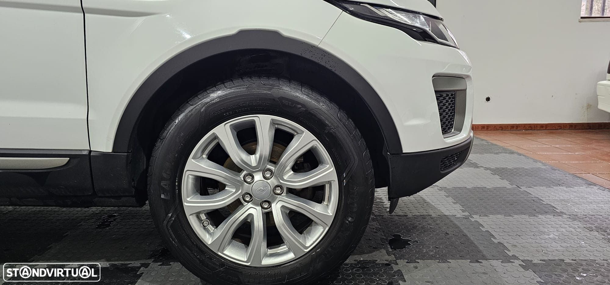 Land Rover Range Rover Evoque 2.0 eD4 SE Dynamic - 33