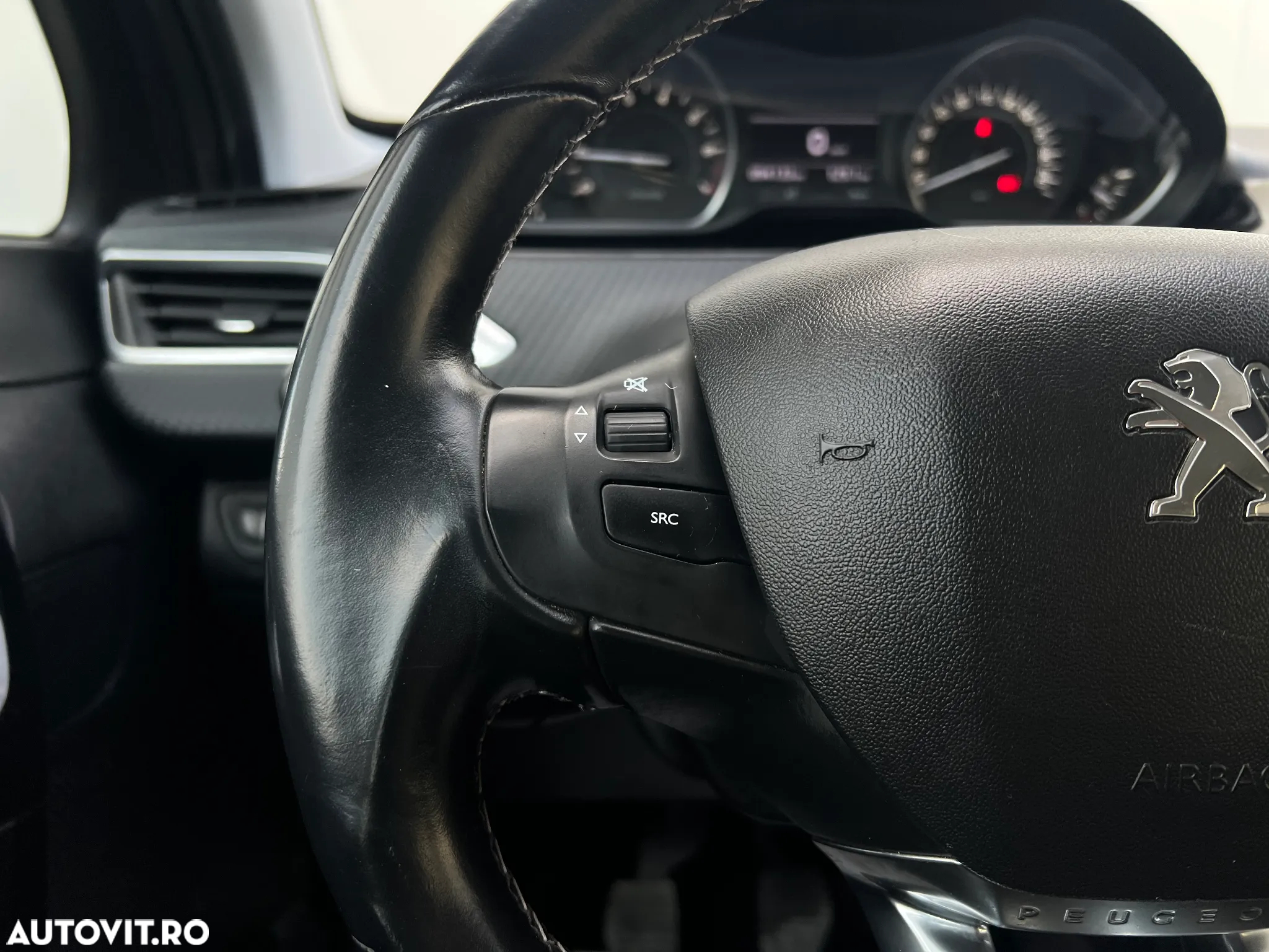 Peugeot 208 PureTech 110 Stop & Start Allure - 19