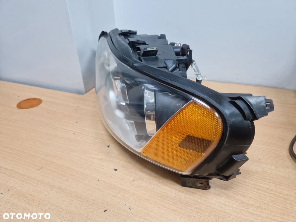 LAMPA LEWA PRZEDNIA XENON VOLVO S60I V70II LIFT 04-10R EUROPA - 6
