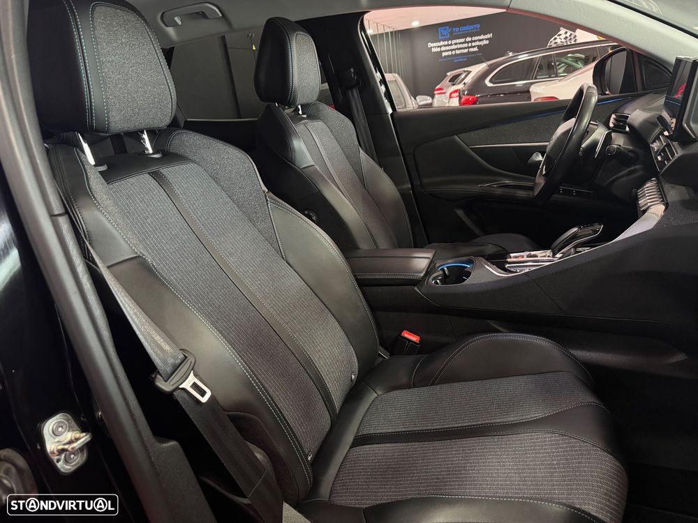 Peugeot 3008 Plug-In Hybrid 225 e-EAT8 Allure Pack - 21