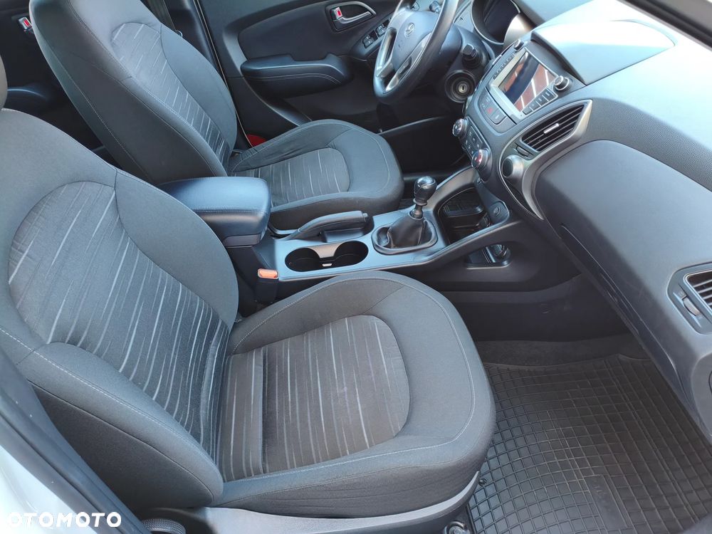 Hyundai ix35 1.6 2WD Fifa World Cup Edition - 16