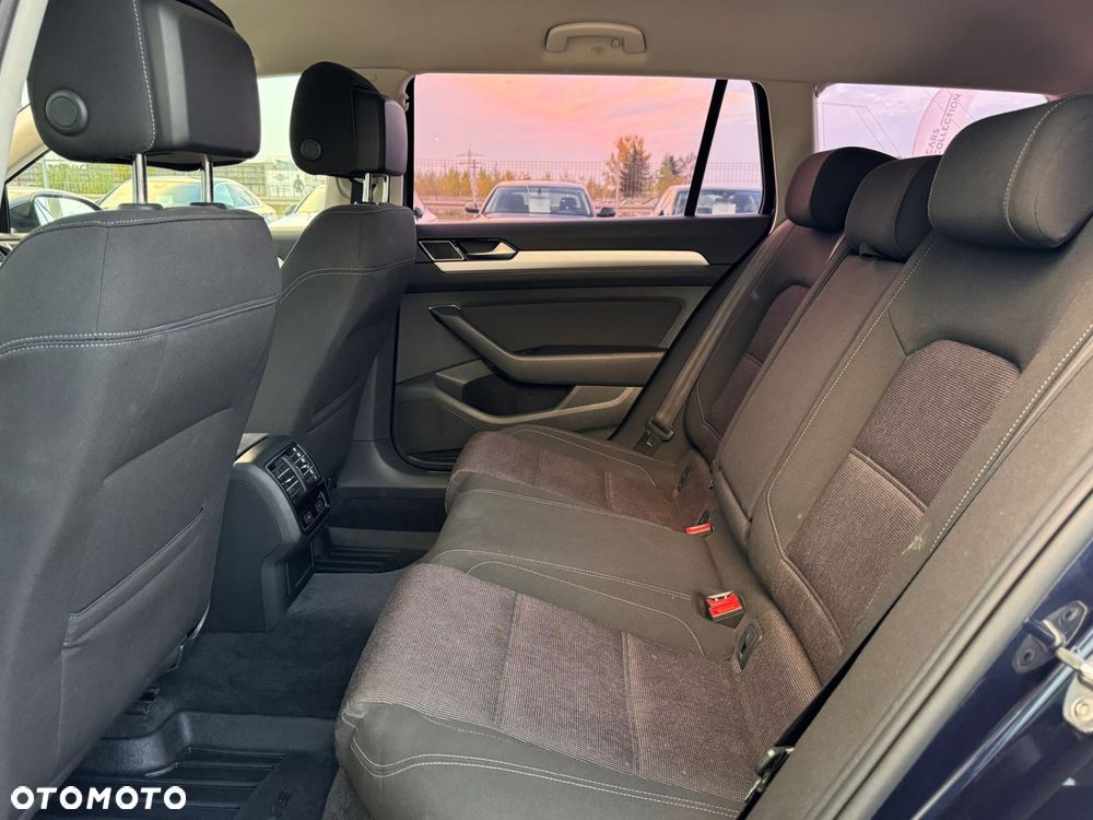 Volkswagen Passat Variant - 19