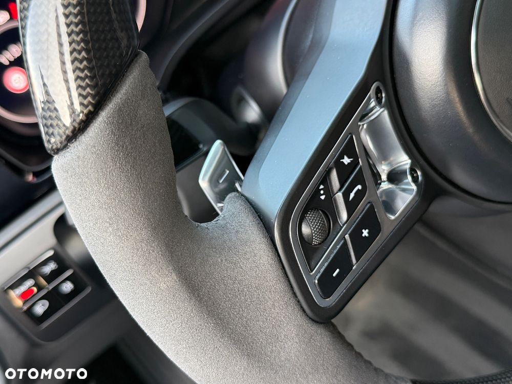 Porsche Cayenne - 30