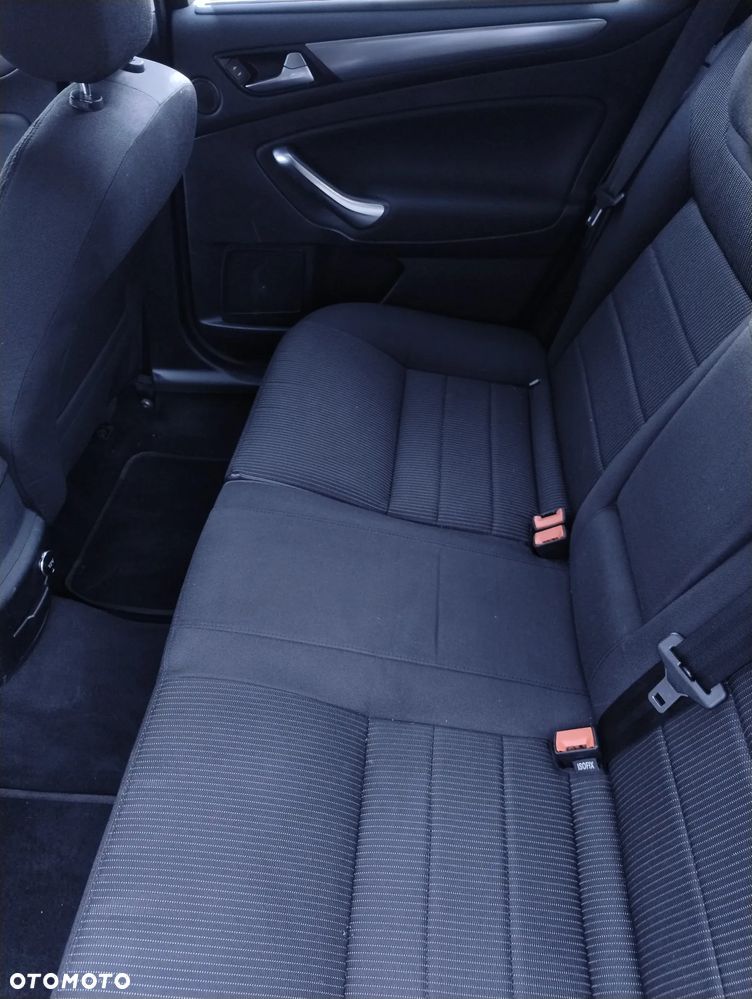 Ford Mondeo 2.0 TDCi Titanium - 10
