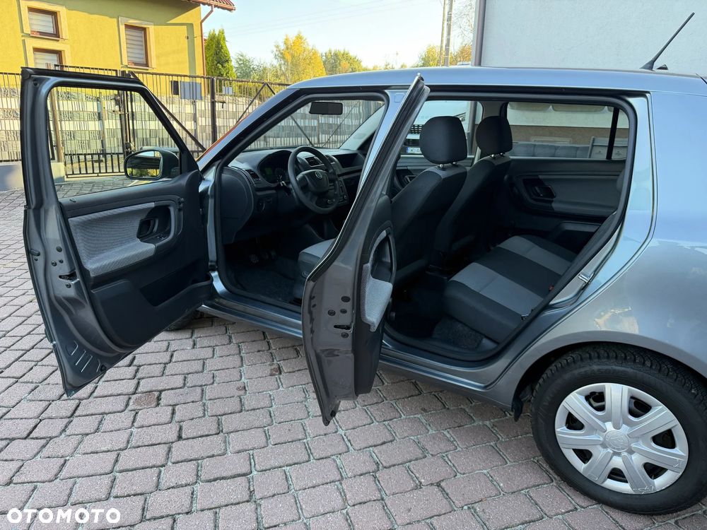 Skoda Fabia 1.2 HTP Ambiente - 32