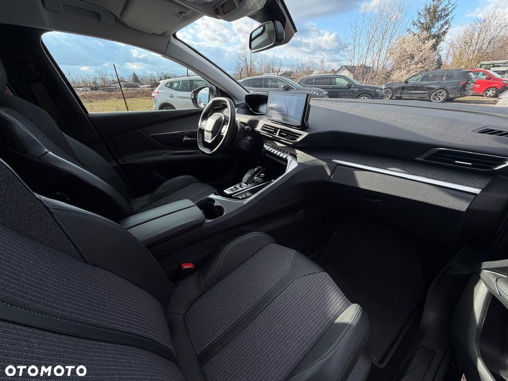 Peugeot 3008 BlueHDi 130 Stop & Start EAT8 Allure - 23