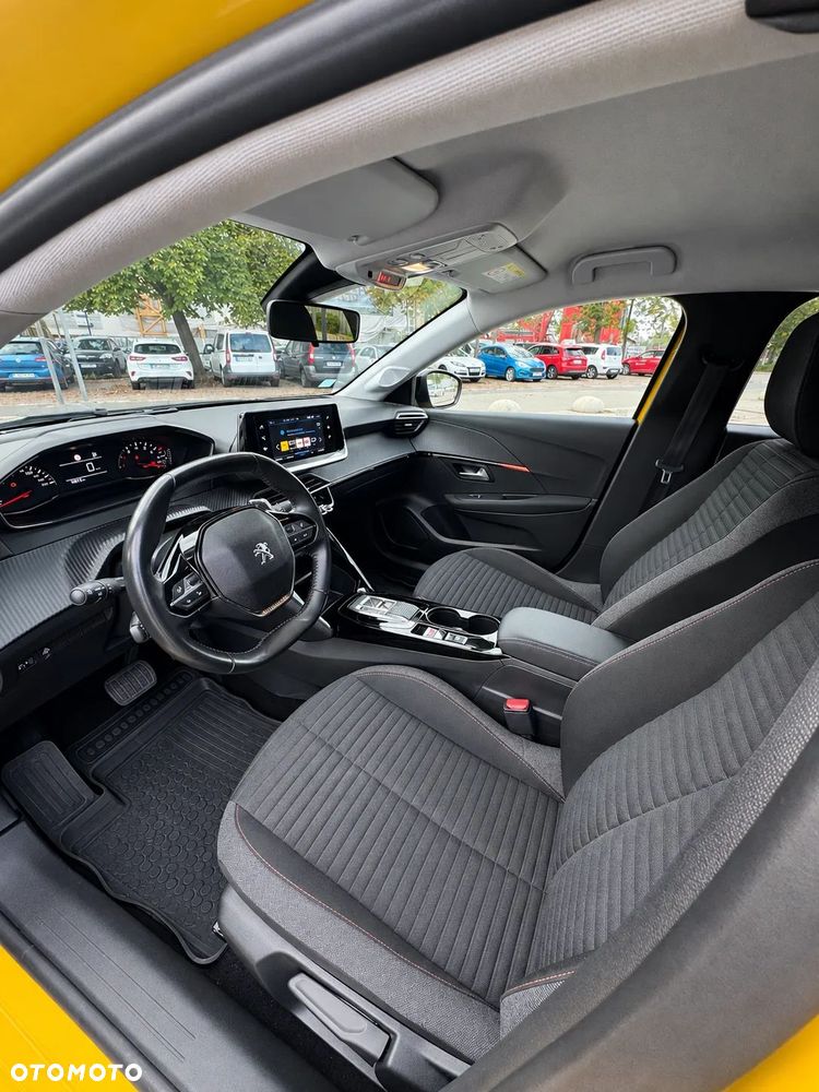 Peugeot 208 - 7