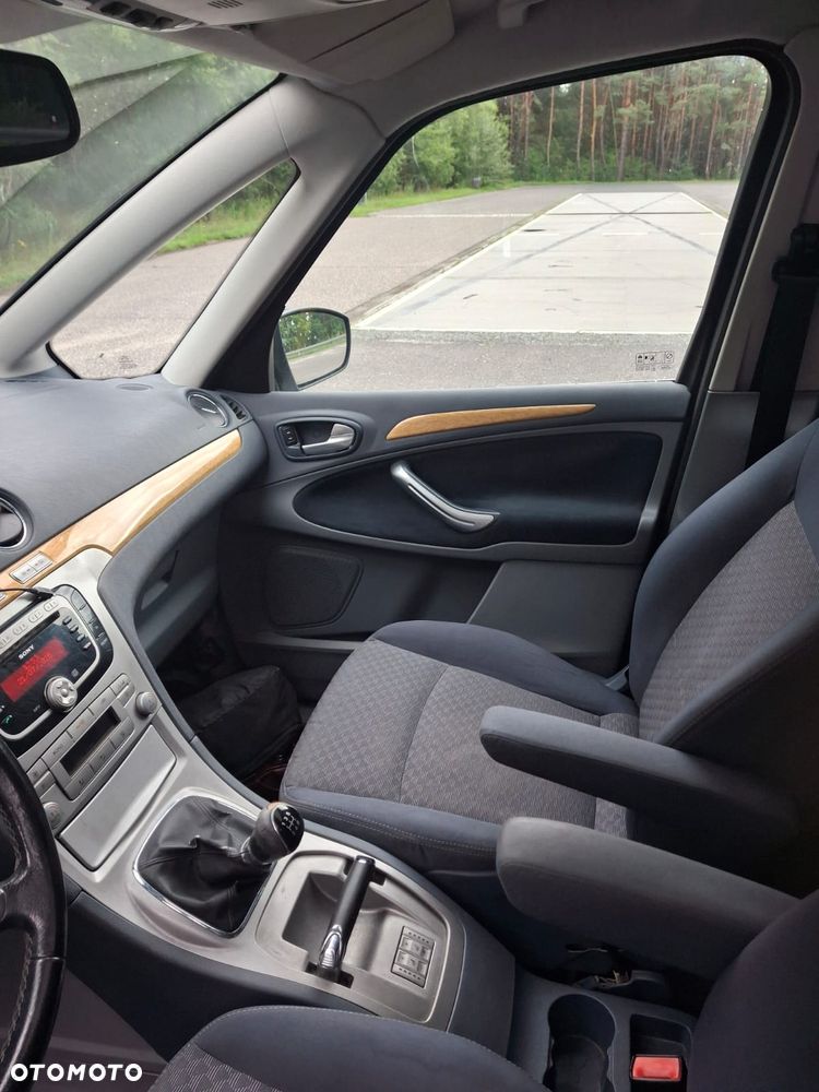 Ford Galaxy 2.0 Ghia - 6