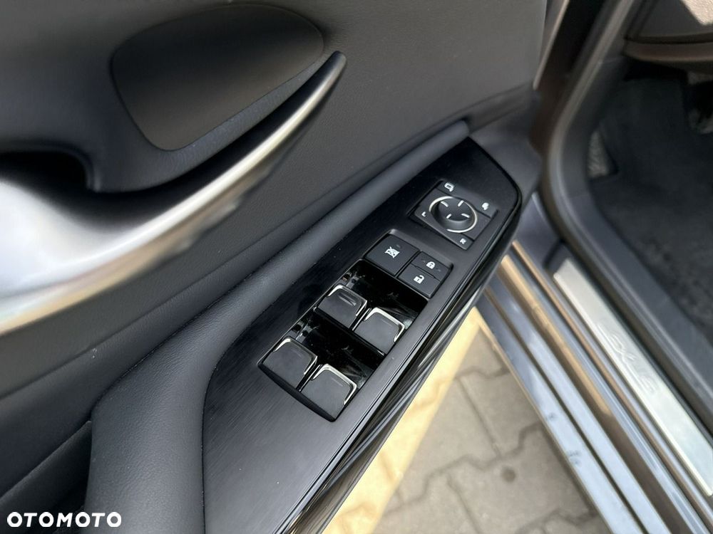 Lexus ES 300h Business Edition - 12