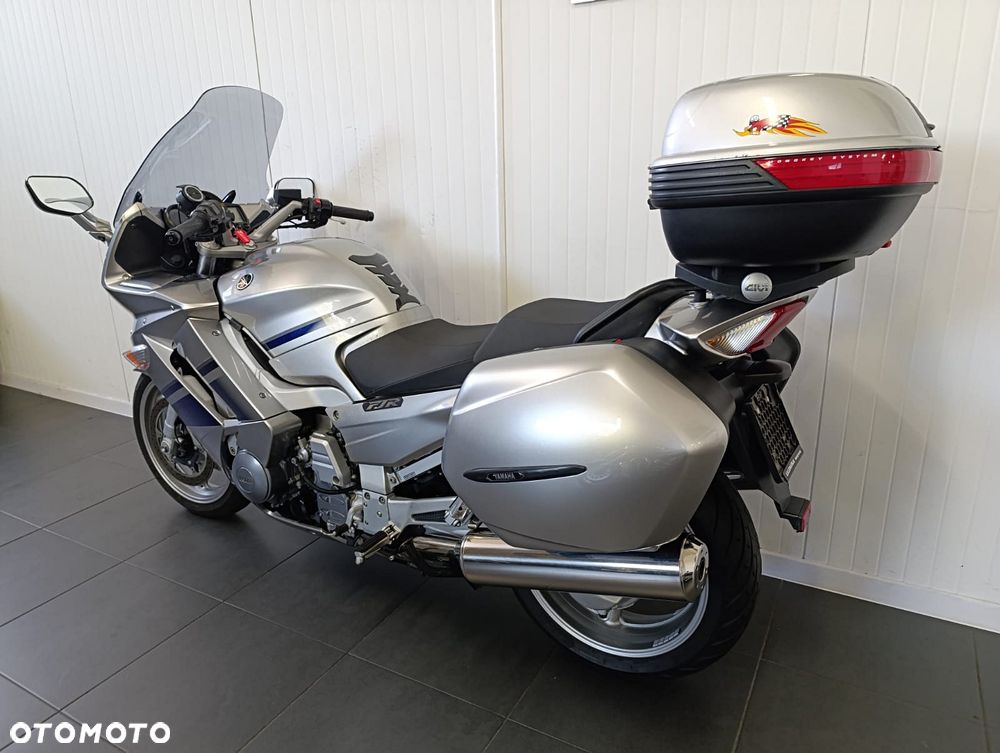 Yamaha FJR - 8