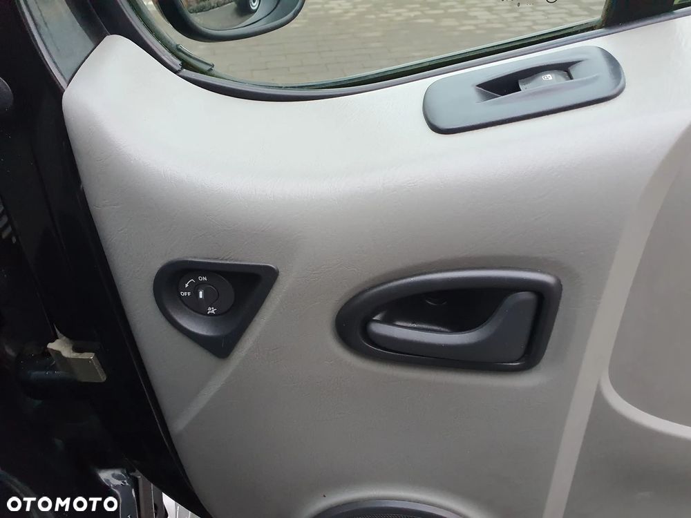 Renault Trafic - 17