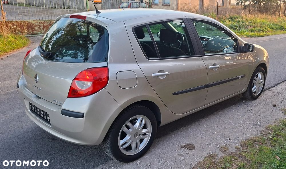 Renault Clio - 10