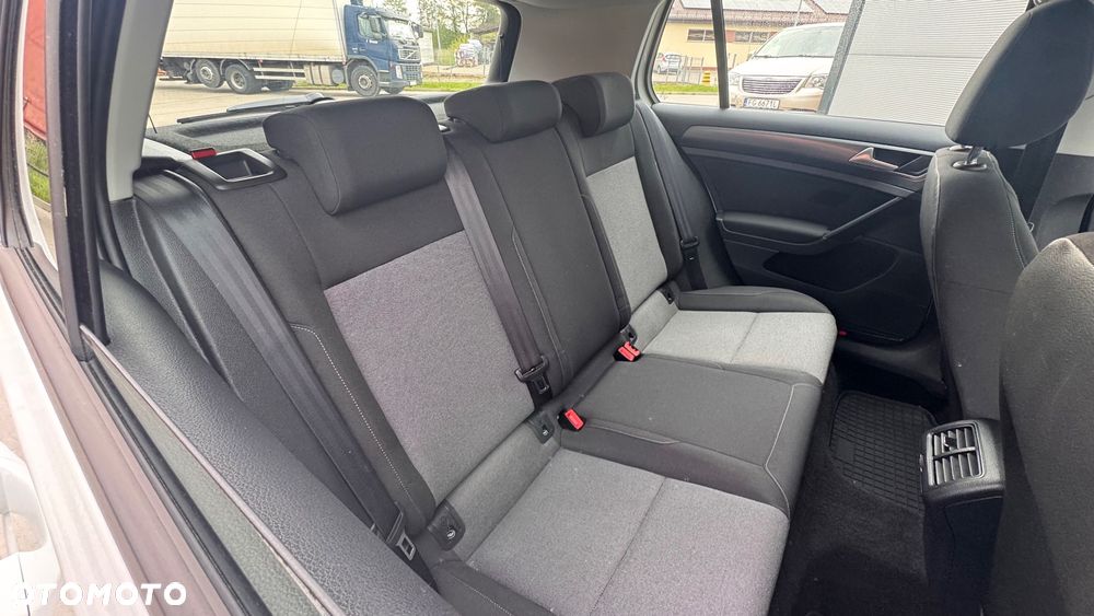 Volkswagen Golf 1.6 TDI BlueMotion Comfortline - 9
