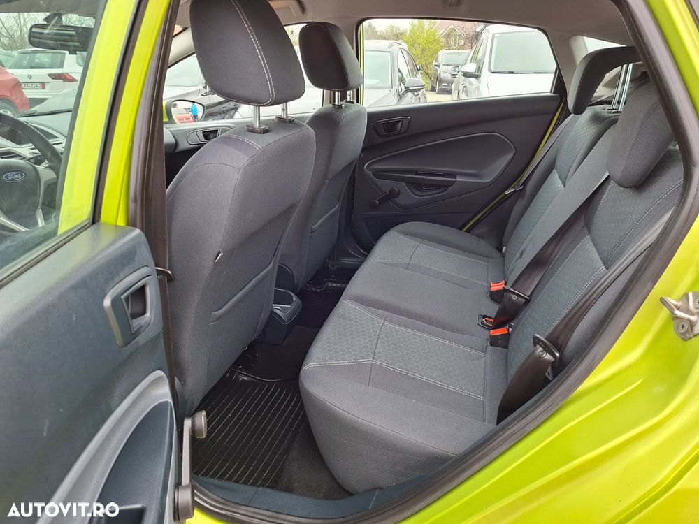 Ford Fiesta - 12