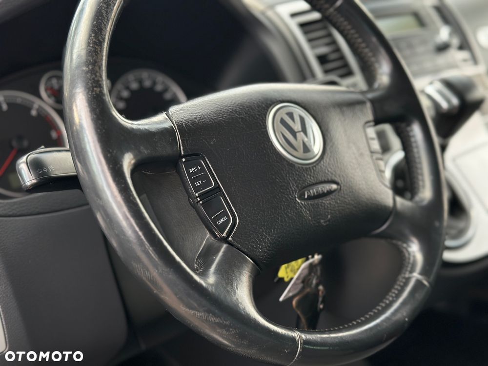 Volkswagen Multivan - 20
