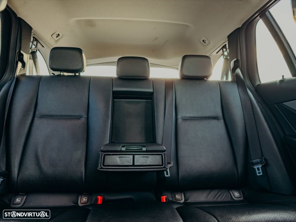 Mercedes-Benz E 200 - 11