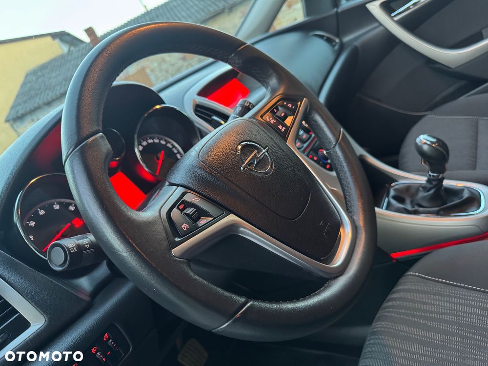 Opel Astra 1.6 Color Edition - 21