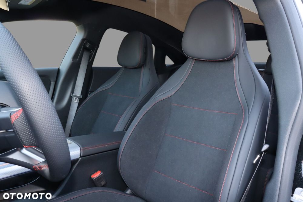 Mercedes-Benz CLA 200 mHEV 4-Matic 8G-DCT - 10