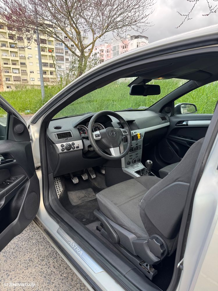 Opel Astra GTC 1.3 CDTI - 4