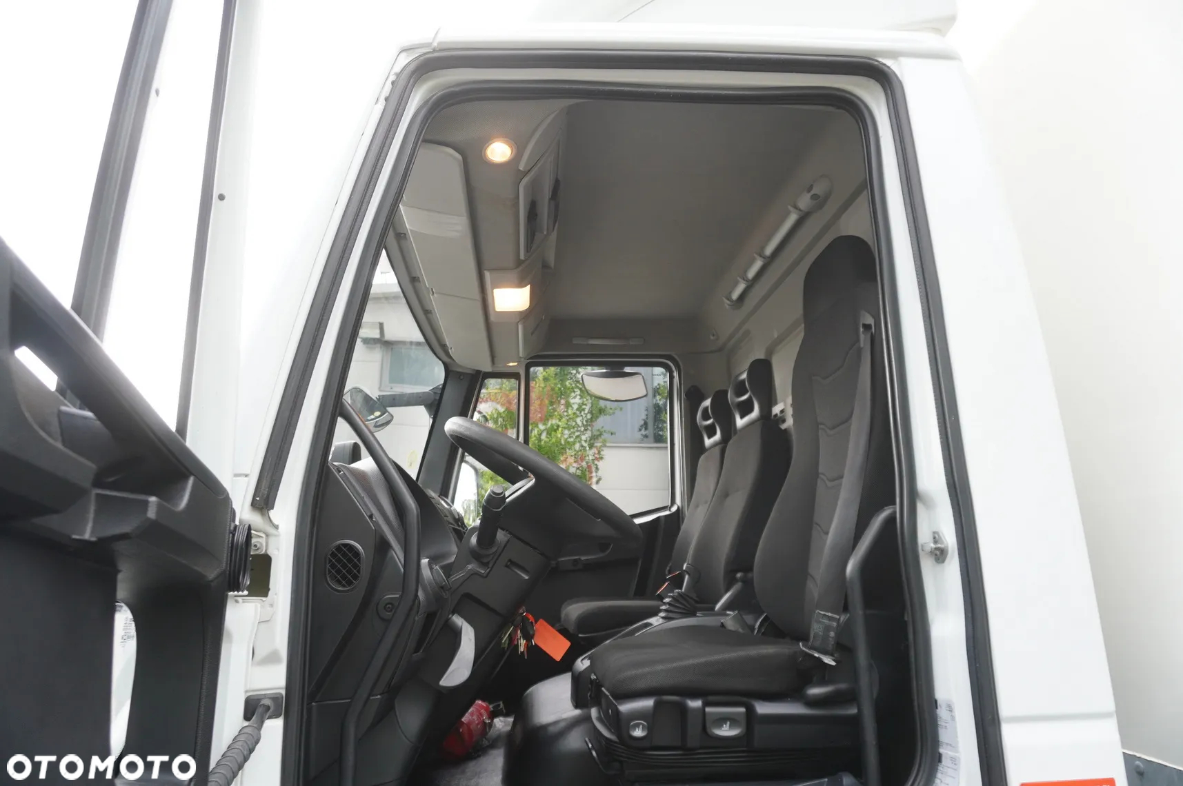 Iveco urocargo 12.210 / Kontener 18 EPAL / 130 tys. km! / Winda Dhollandia 1500 kg - 20