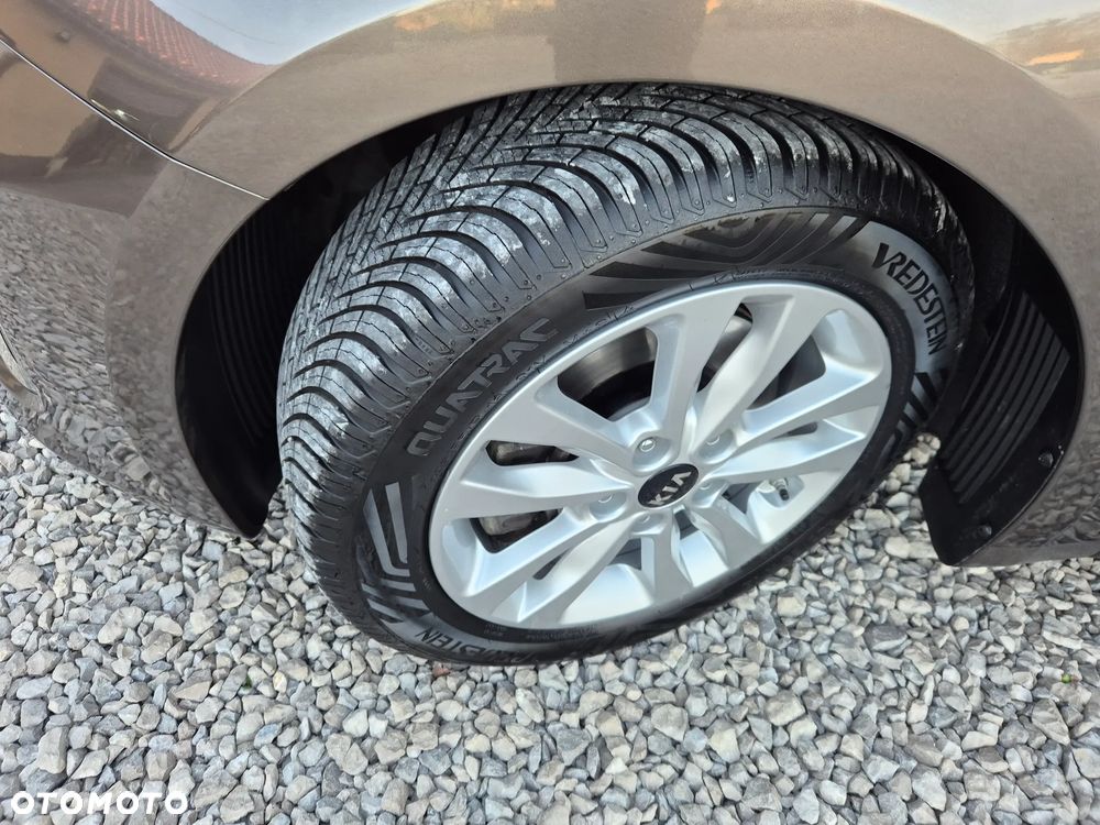 Kia Ceed 1.6 GDI Dream Team Edition - 10