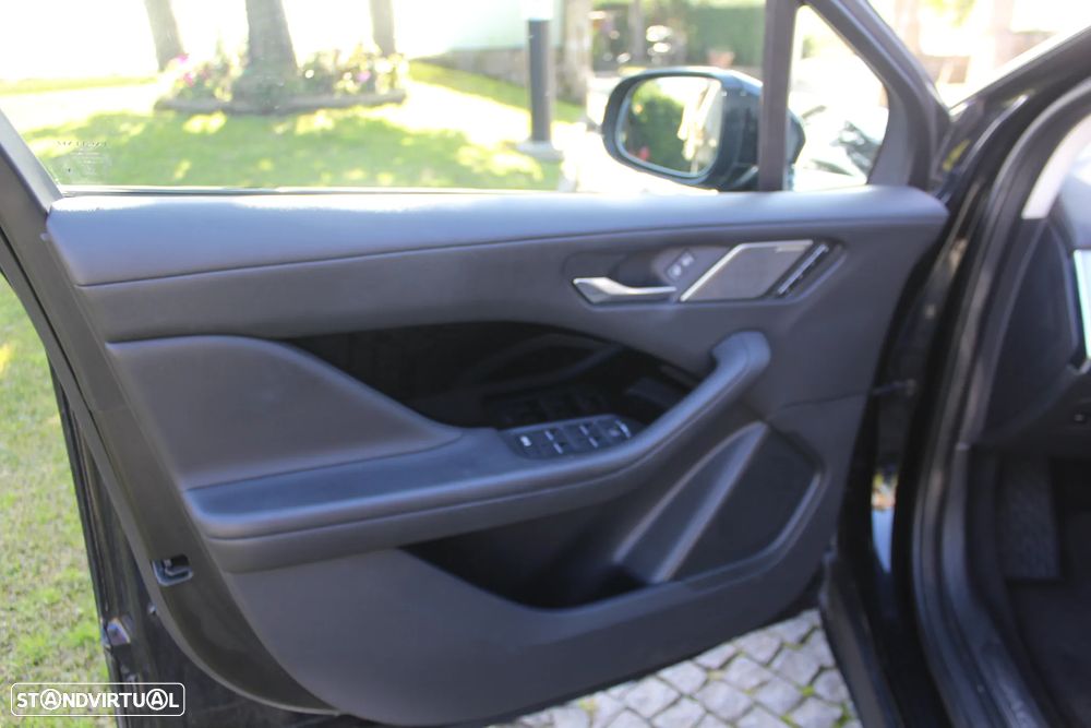 Jaguar I-Pace EV400 AWD SE - 8