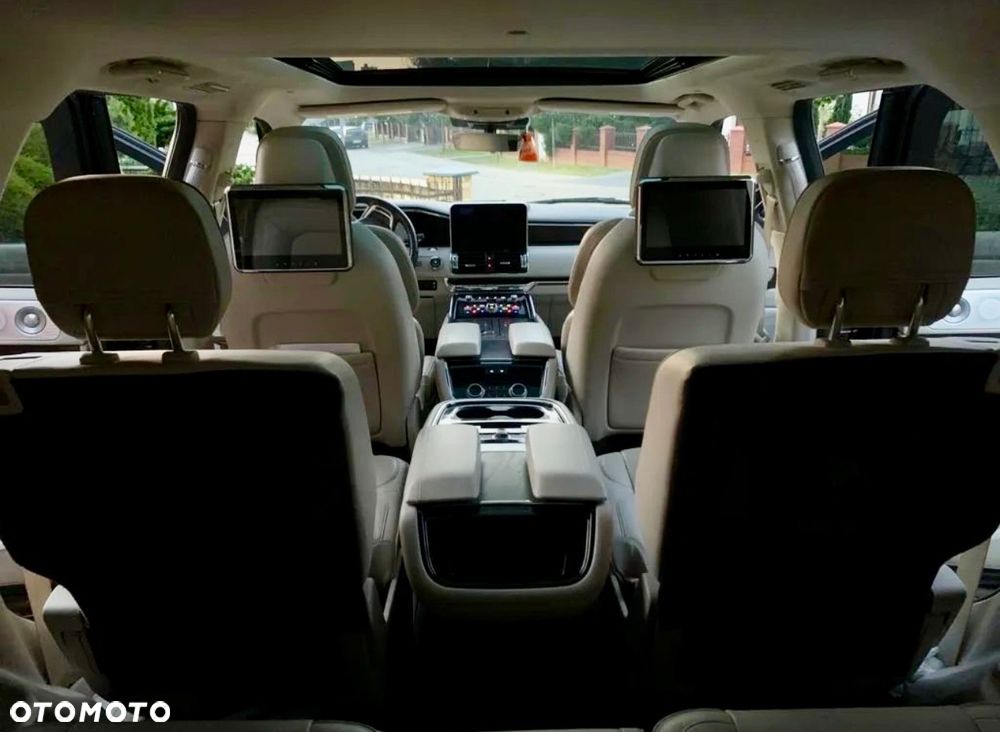 Lincoln Navigator - 22
