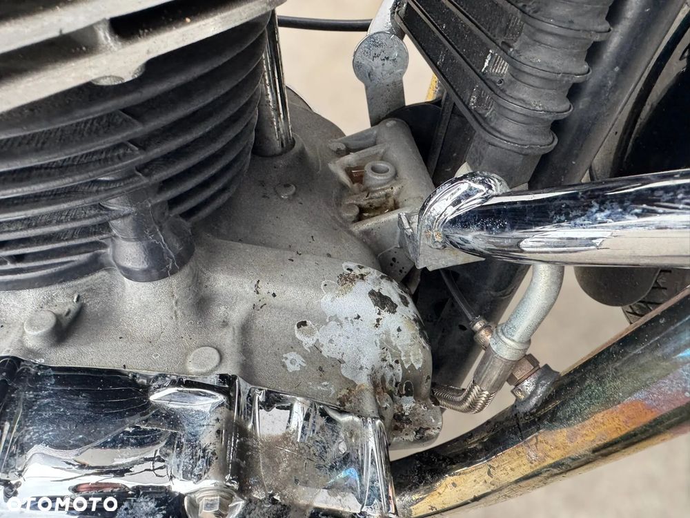 Triumph Bonneville - 15