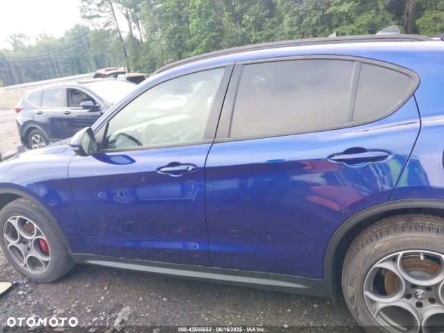 Alfa Romeo Stelvio - 6