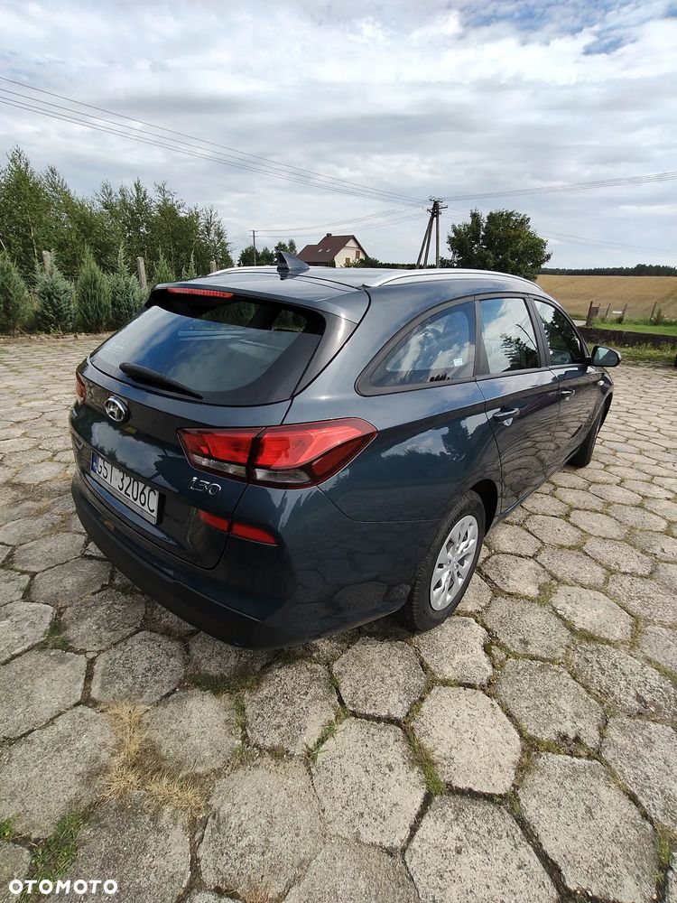 Hyundai i30 1.5 DPI Classic + - 9