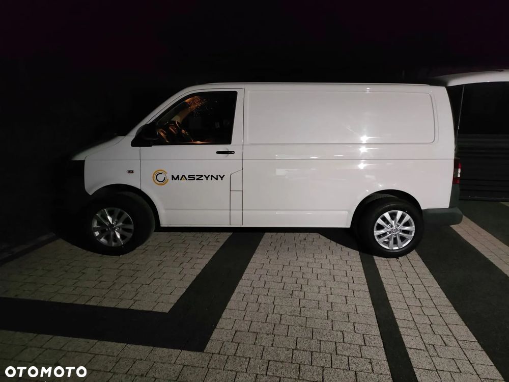 Volkswagen T5 BLASZAK - 37