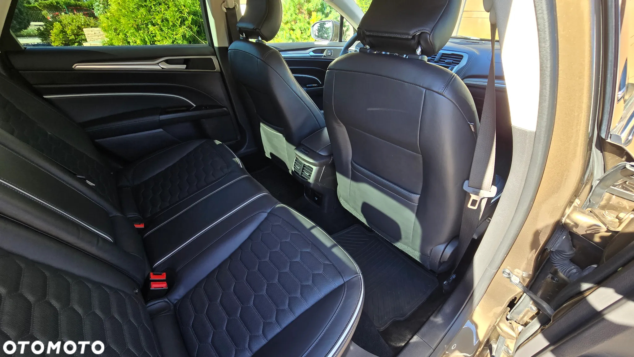 Ford Mondeo Vignale 2.0 EcoBoost - 37