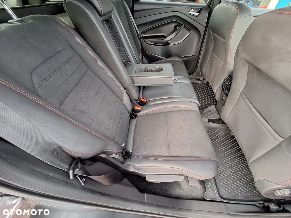 Ford Kuga 1.5 EcoBoost 2x4 ST-Line - 12