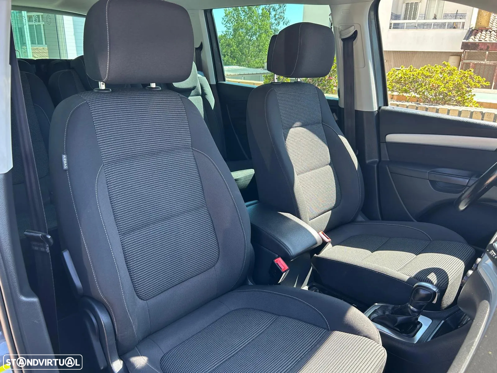 VW Sharan 2.0 TDI Confortline DSG - 26