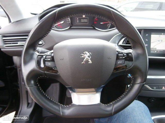 Peugeot 308 BlueHDi 130 Black Edition - 20