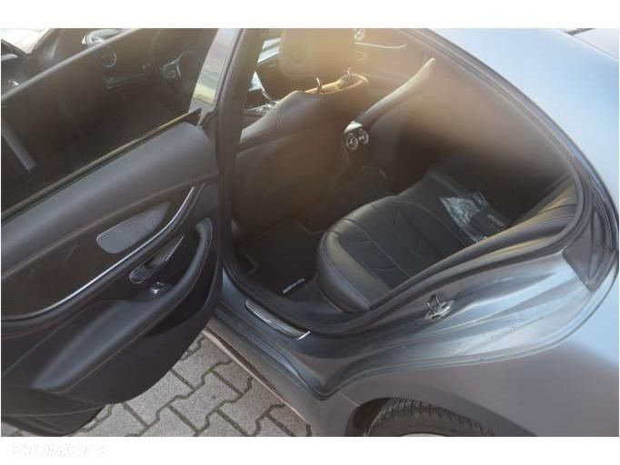 Mercedes-Benz CLS - 22