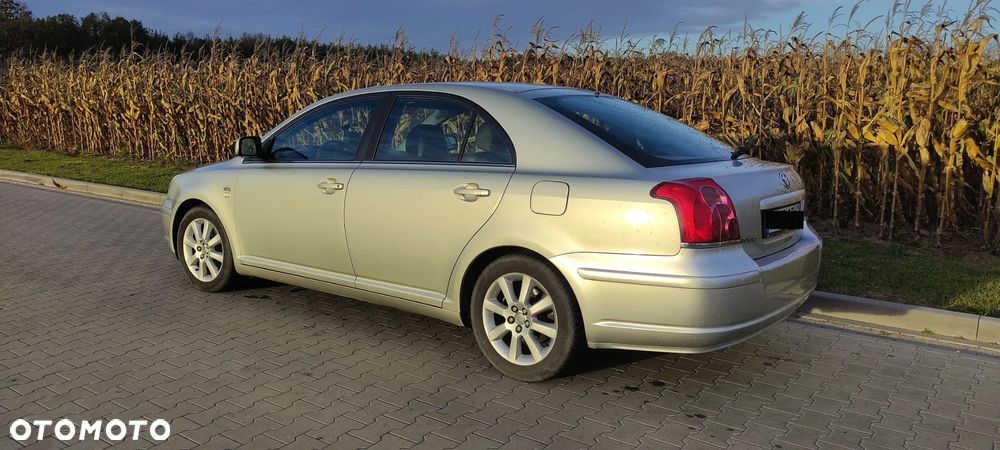 Toyota Avensis 2003 photo 3