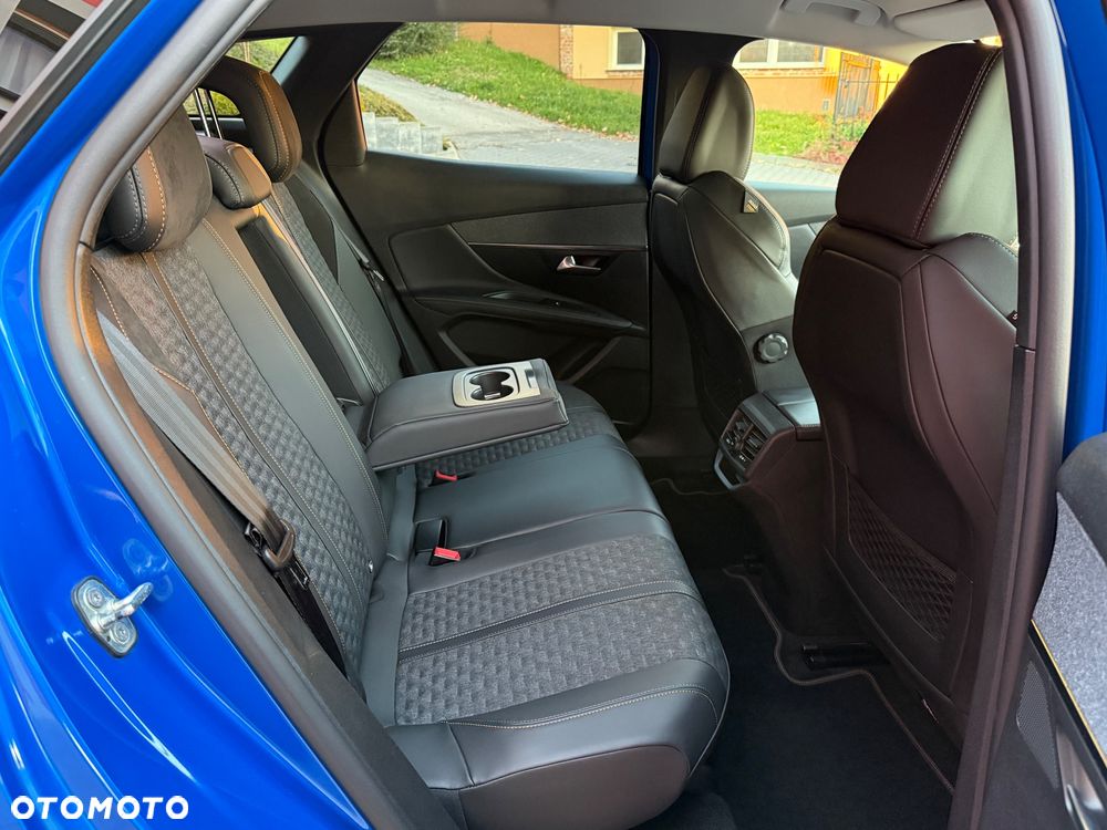 Peugeot 3008 1.5 BlueHDi Road Trip S&S EAT8 - 24