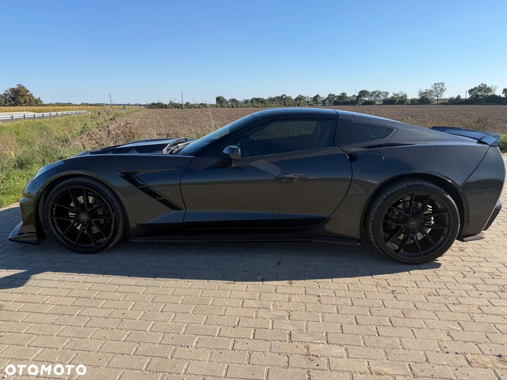 Chevrolet Corvette - 19