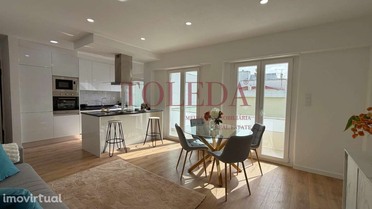 Apartamento T3 Remodelado a Estrear no Centro de Benfica - Grande imagem: 2/27