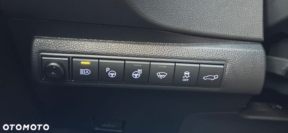Toyota Corolla 2.0 Hybrid Executive - 11