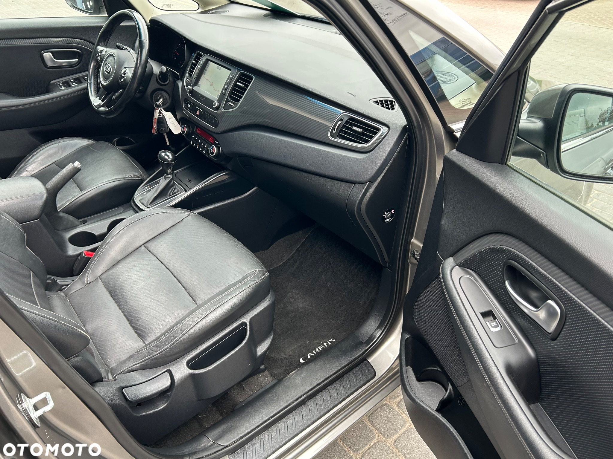 Kia Carens 1.7 CRDi L 7os DCT - 29