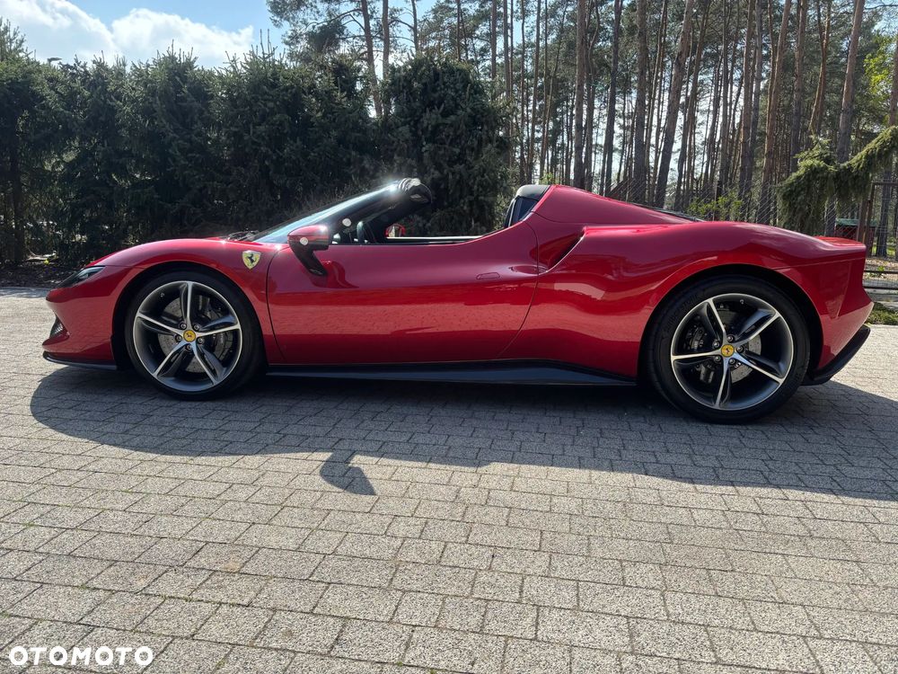Ferrari 296 GTS - 2