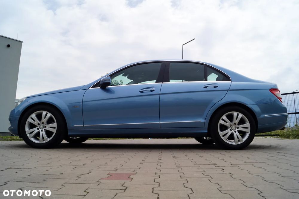 Mercedes-Benz Klasa C 180 CGI Automatik BlueEFFICIENCY Avantgarde - 14