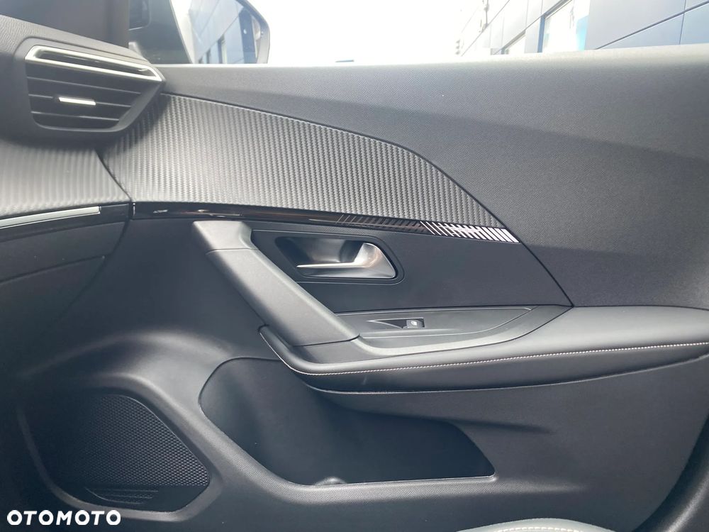 Peugeot 2008 PureTech mHEV Allure e-DCS6 - 17