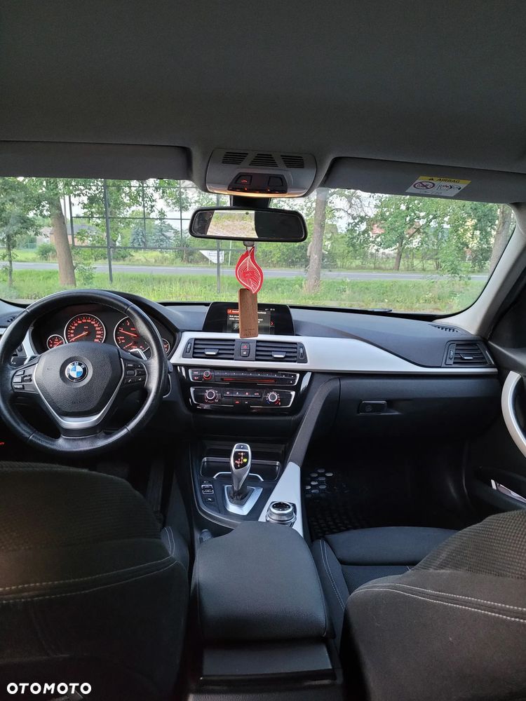 BMW Seria 3 325d - 10