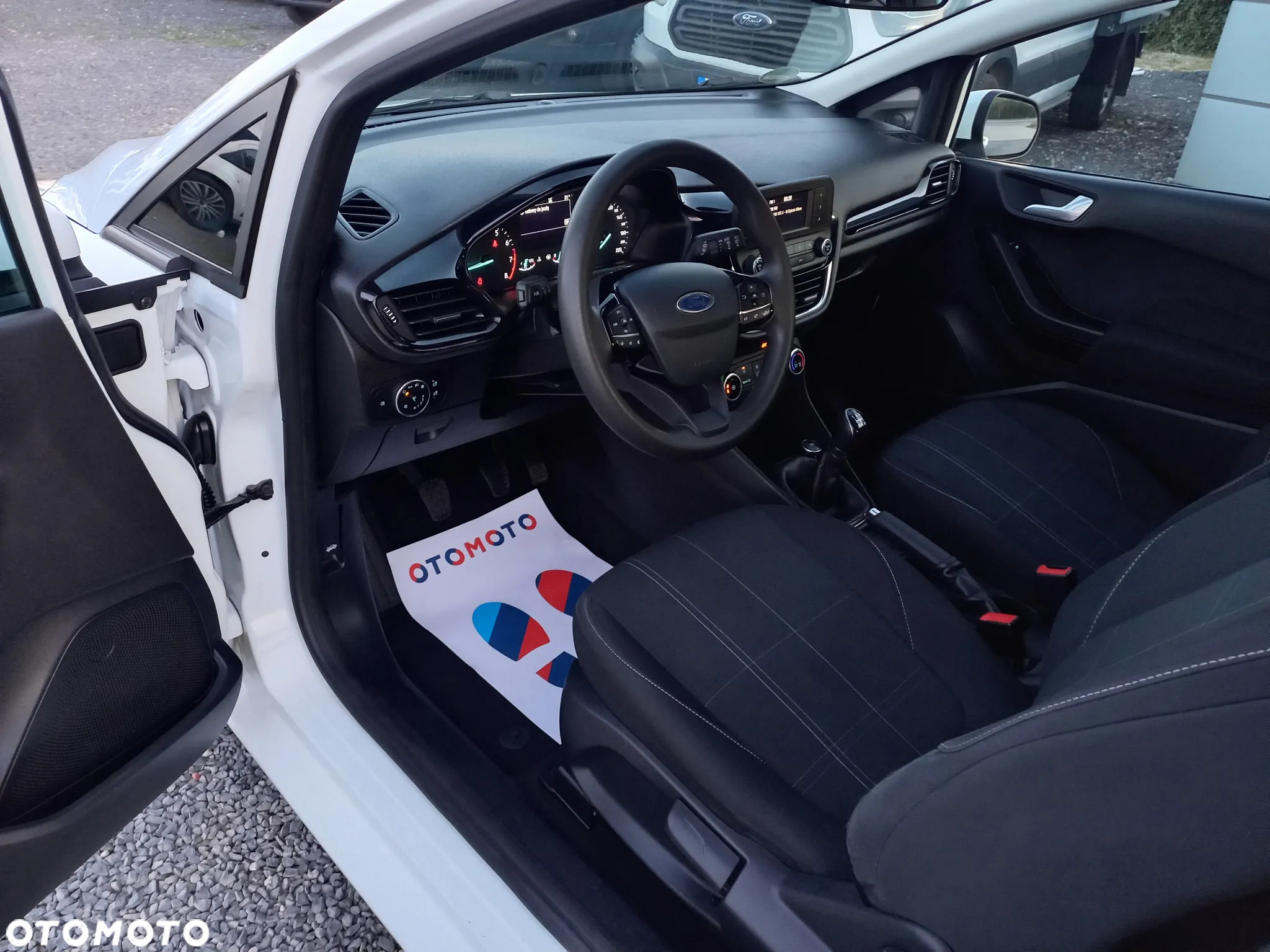 Ford Fiesta - 12